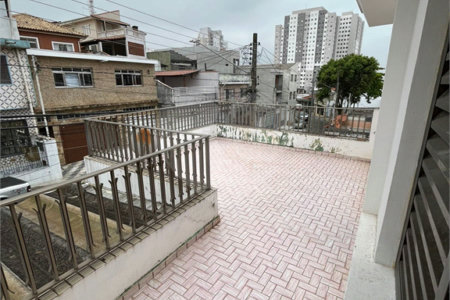 Sobrado à venda com 3 quartos em Vila Nivi, São Paulo, SP
