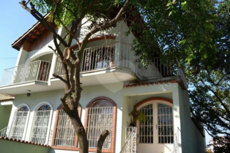 Casa à venda com 3 quartos, sendo 1 suíte, no condomínio Travessa Cacique Apoena,493, São Paulo - SP