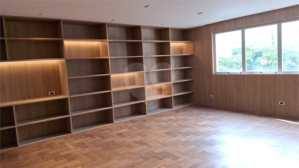 Apartamento para alugar com 3 quartos, sendo 1 suíte, em Itaim Bibi, São Paulo, SP