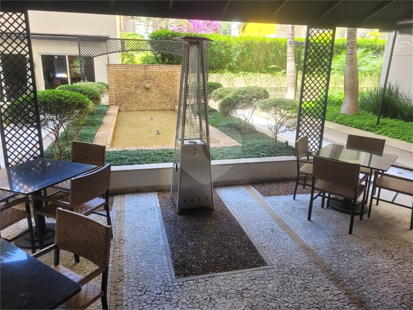 Apartamento à venda com 3 quartos, sendo 2 suítes, em Vila Uberabinha, São Paulo, SP