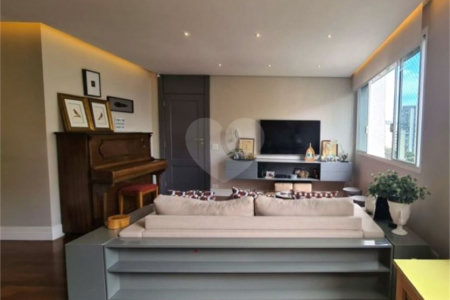 Apartamento à venda com 3 quartos, sendo 1 suíte, em Vila Uberabinha, São Paulo, SP