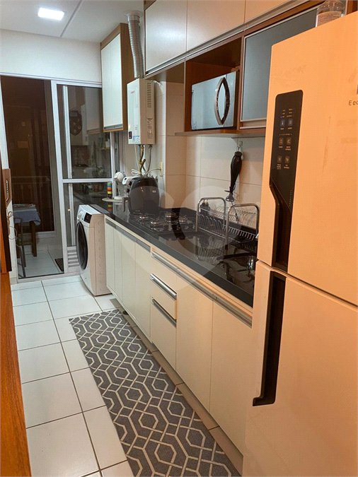 Apartamento à venda com 2 quartos, sendo 1 suíte,  em Jardim Carambeí, São Roque, SP
