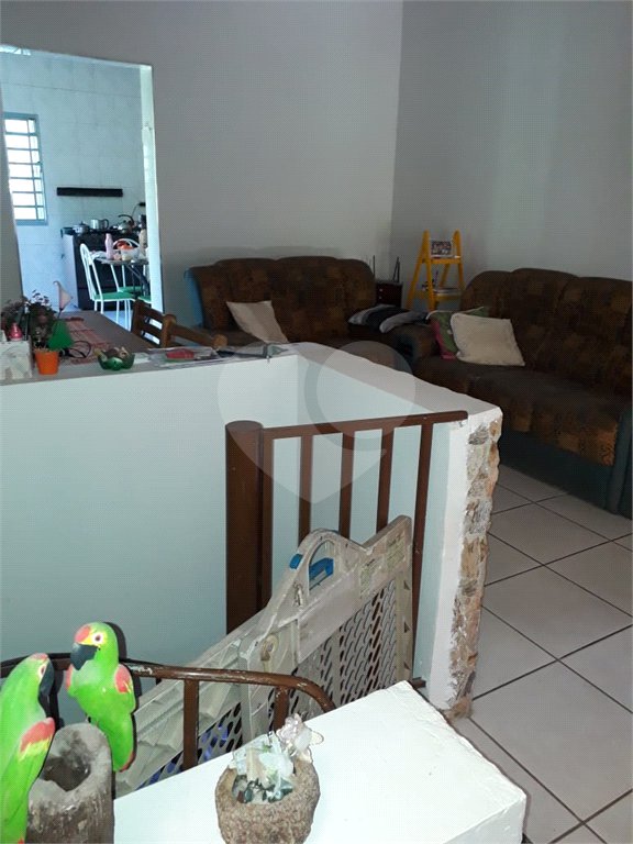 Chácara à venda com 4 quartos, sendo 1 suíte,  em Chácaras Polozzi, Louveira, SP