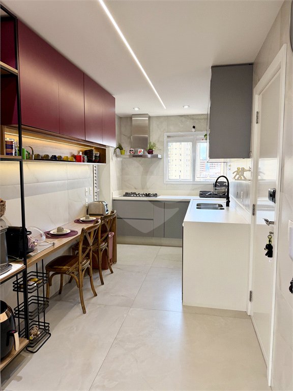 Apartamento à venda com 3 suítes em Vila Romana, São Paulo, SP