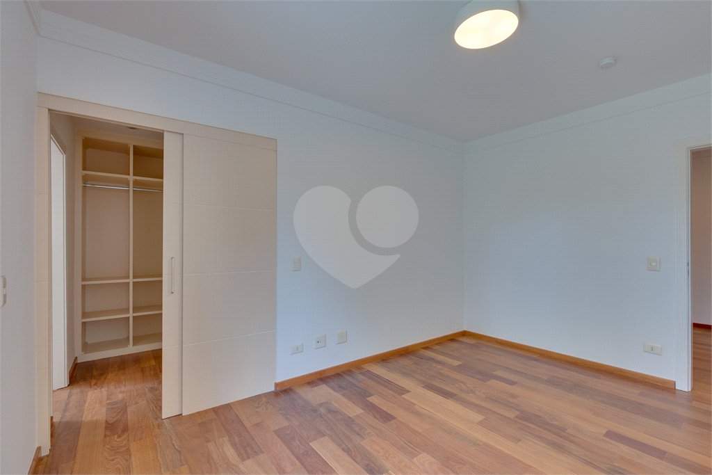 Apartamento à venda com 4 suítes em Jardim Marajoara, São Paulo, SP