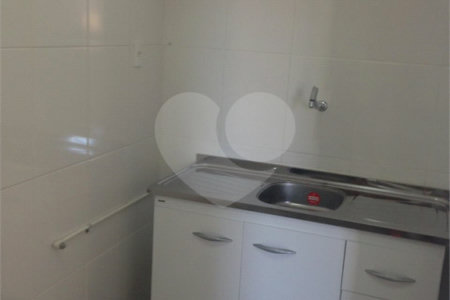 Apartamento na região do Centro Histórico - Estação da Luz, com dois dormitórios, um banheiro