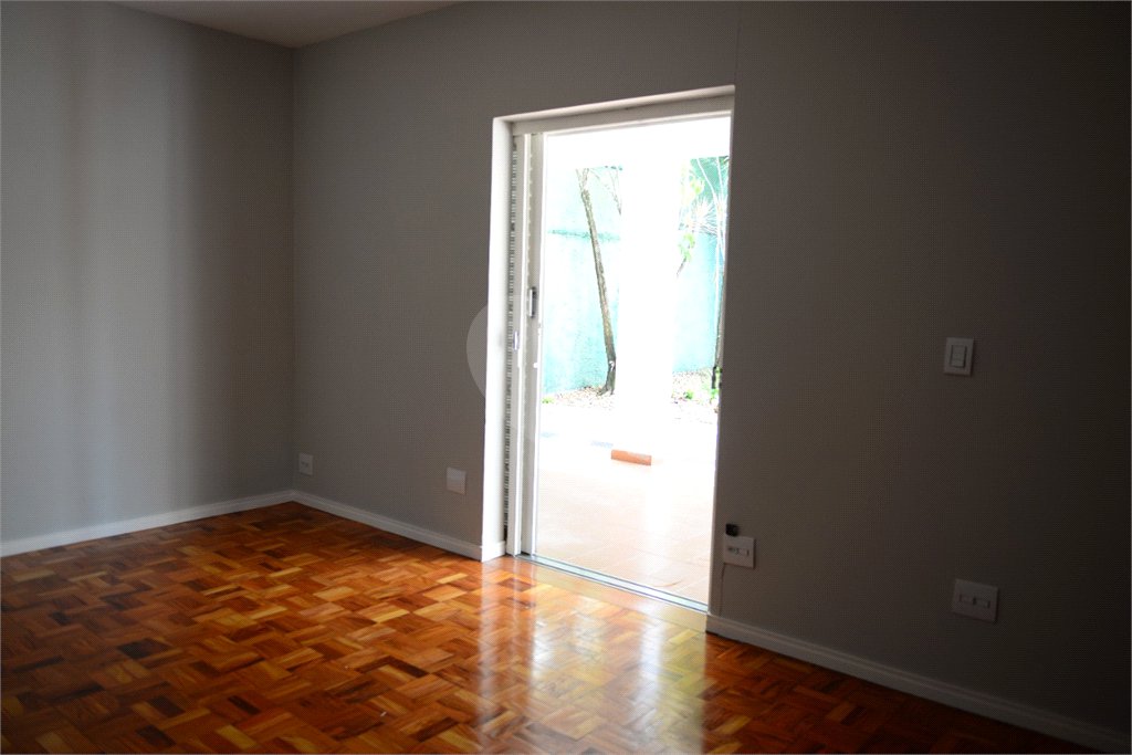 Casa térrea em Araraquara/SP.