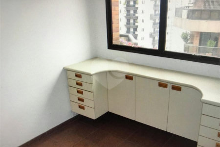Apartamento à venda com 4 suítes em Vila Andrade, São Paulo, SP