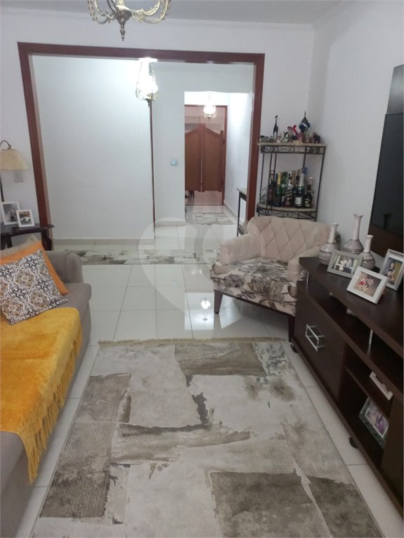 Sobrado à venda com 3 quartos em Jardim Marisa, São Paulo, SP