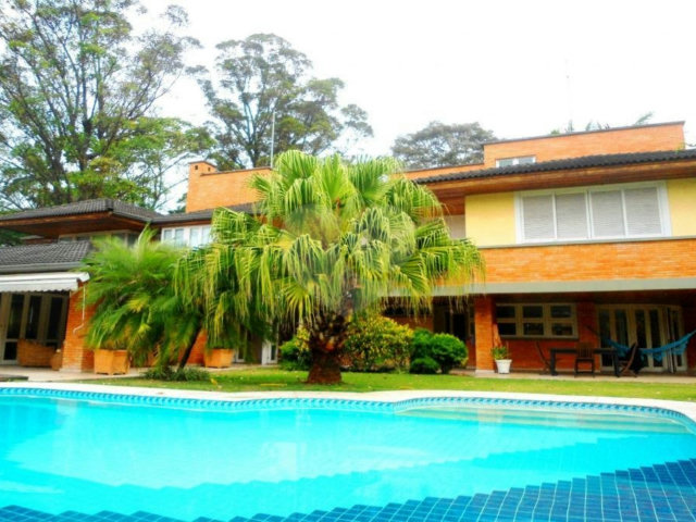 Sobrado à venda com 4 suítes em Jardim Cordeiro, São Paulo, SP