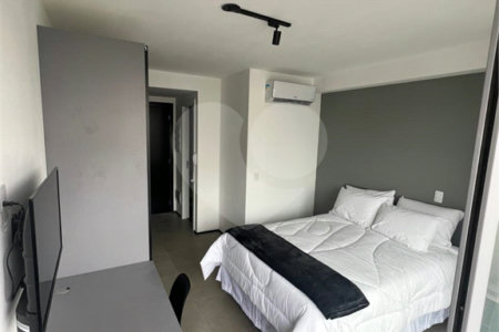STUDIO 21,68M² TOTALMENE IMOBILIADO AO LADO DO SHOPPING IBIRAPUERA