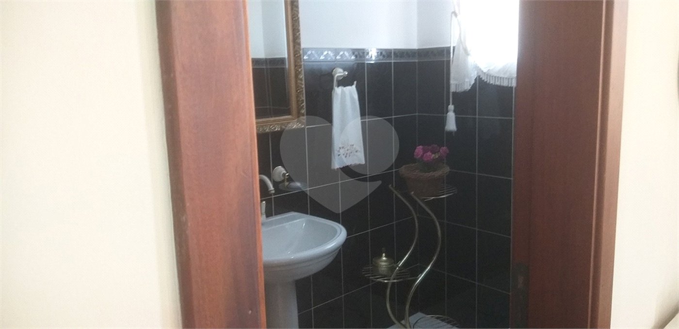 Casa à venda com 3 suítes em Parque Peruche, São Paulo, SP