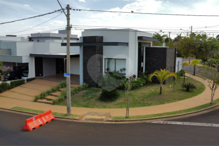 Casa à venda com 3 suítes em Residencial Village Damha III, Araraquara, SP