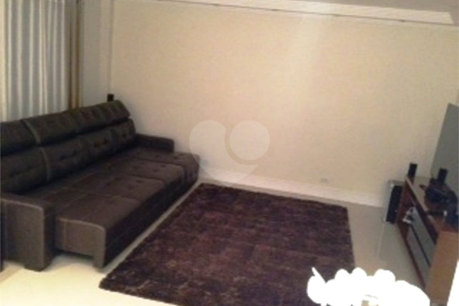 Casa à venda com 3 quartos, sendo 1 suíte, no condomínio Residencial Água Fria, São Paulo - SP