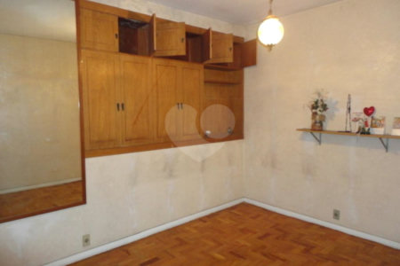 Casa à venda com 3 quartos, sendo 1 suíte,  em Vila Gomes, São Paulo, SP