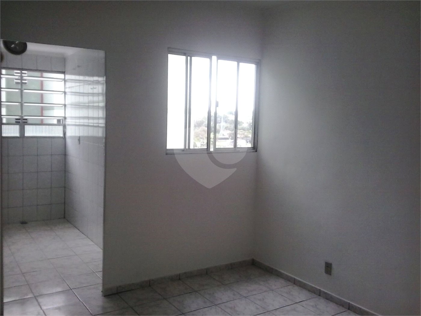 Apartamento à venda com 2 quartos em Vila Perracini, Poá, SP