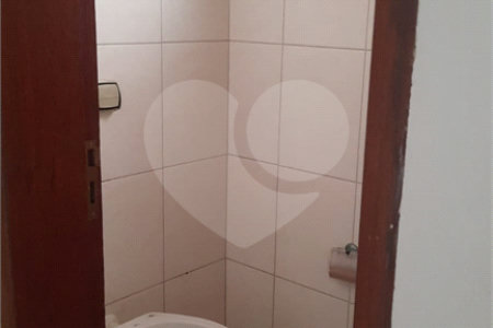Sobrado à venda com 4 quartos, sendo 1 suíte, em Jardim Hubert, Indaiatuba, SP