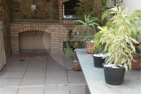 Sobrado à venda com 4 suítes em Vila Carrão, São Paulo, SP