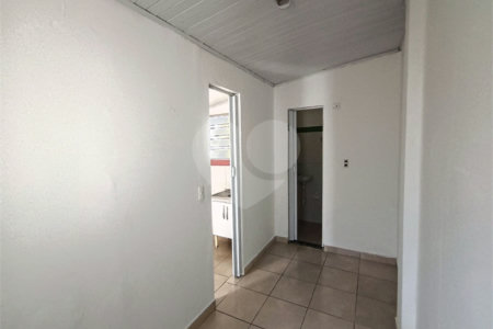 Casa para alugar com 1 quarto no condomínio Cond R Claudio Rodrigues Lopes, São Paulo - SP