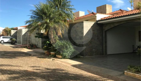 Casa à venda com 3 quartos, sendo 1 suíte,  no condomínio Green Village, São Carlos - SP