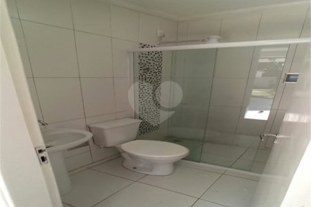 Sobrado para alugar com 3 quartos, sendo 1 suíte,  em Vila Oliveira, Mogi das Cruzes, SP