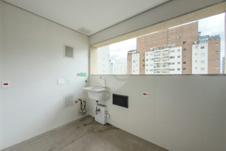 Apartamento à venda com 3 suítes em Vila Nova Conceição, São Paulo, SP