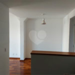 Casa à venda com 3 quartos, sendo 1 suíte, no condomínio Vila das Macieiras, São Paulo - SP