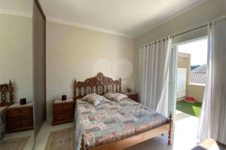 Casa à venda com 4 suítes no condomínio Ipê Velho, Vinhedo - SP