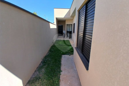 Casa à venda com 3 quartos, sendo 1 suíte,  no condomínio Jardim, Sorocaba - SP