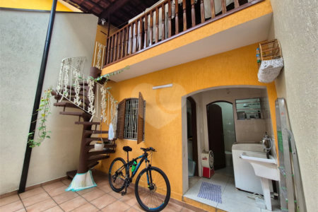 Sobrado à venda com 3 quartos, sendo 1 suíte, em Jardim Sarah, São Paulo, SP