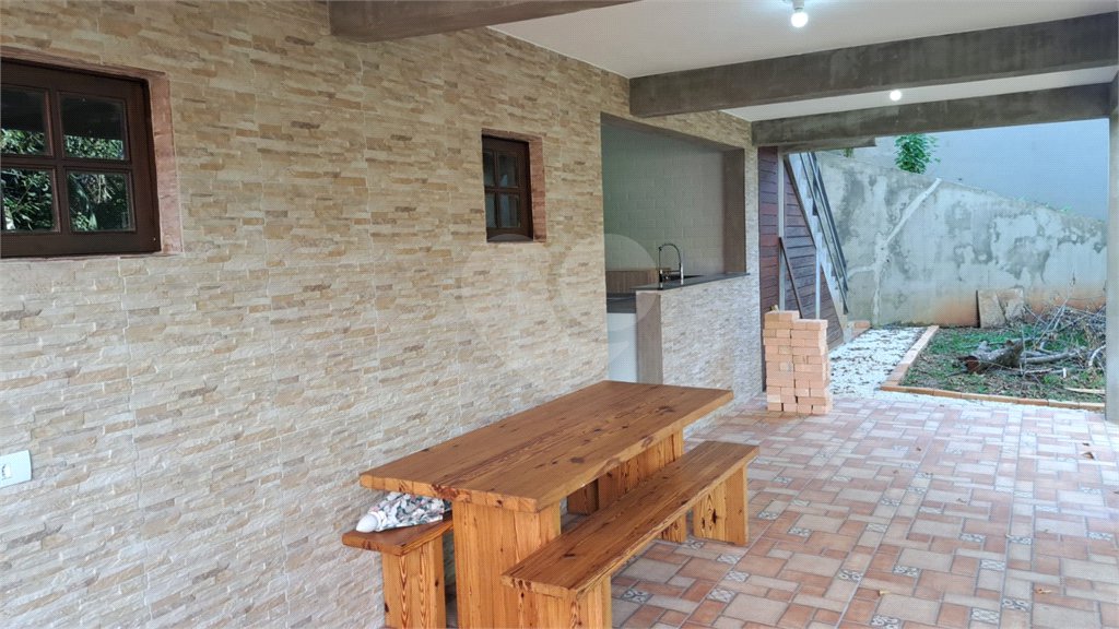 Casa à venda com 3 quartos, sendo 1 suíte, no condomínio Alpes da Cantareira, Mairiporã - SP