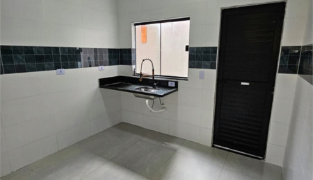 Sobrado à venda com 2 quartos em Maracanã, Praia Grande, SP