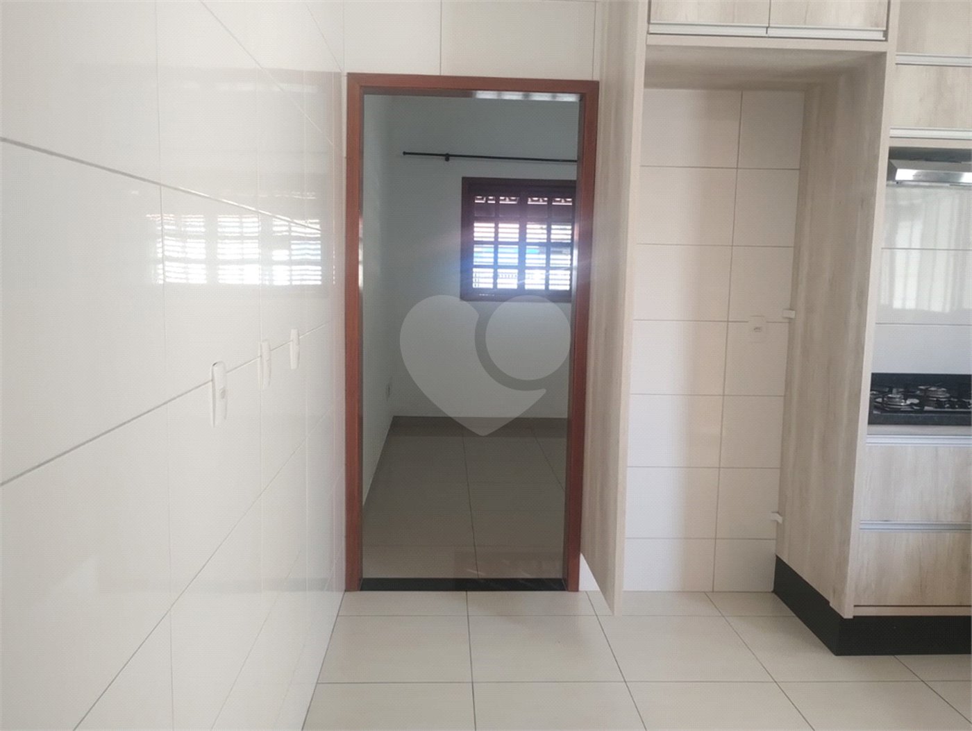 Casa à venda com 3 quartos, sendo 1 suíte, em Parque Industrial, São José dos Campos, SP