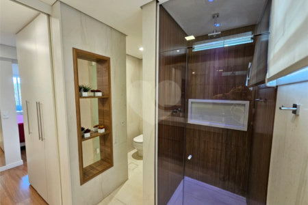 Apartamento à venda com 3 quartos, sendo 1 suíte, em Santo Amaro, São Paulo, SP