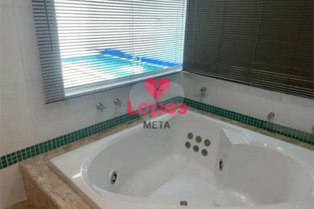 Casa à venda com 4 quartos, sendo 3 suítes, no condomínio Casa Sunset Garden, Jacareí - SP