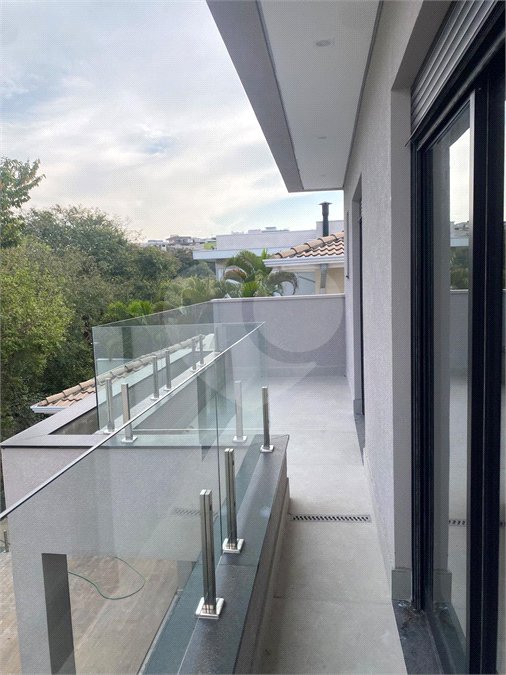 Casa à venda com 4 quartos, sendo 3 suítes, no condomínio Recanto dos Paturis, Vinhedo - SP