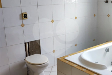 Sobrado à venda com 5 quartos, sendo 3 suítes, em Vila Campestre, São Paulo, SP