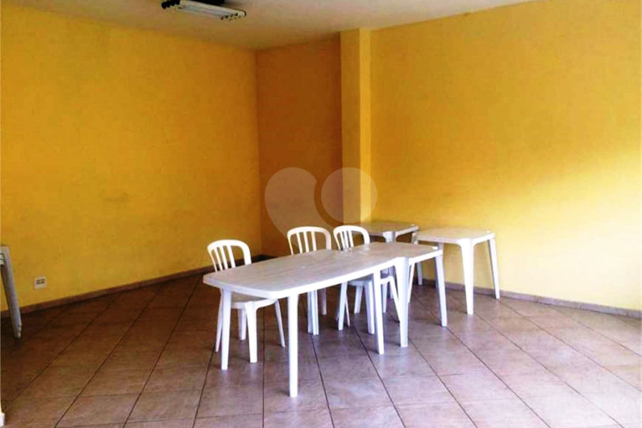 Casa à venda com 3 quartos, sendo 1 suíte, no condomínio Vila das Macieiras, São Paulo - SP