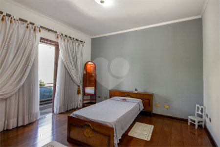 Casa à venda com 4 quartos, sendo 3 suítes, em City América, São Paulo, SP