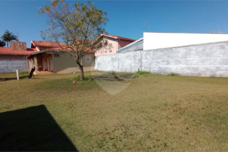 Casa à venda com 2 suítes em Vila Nastri, Itapetininga, SP