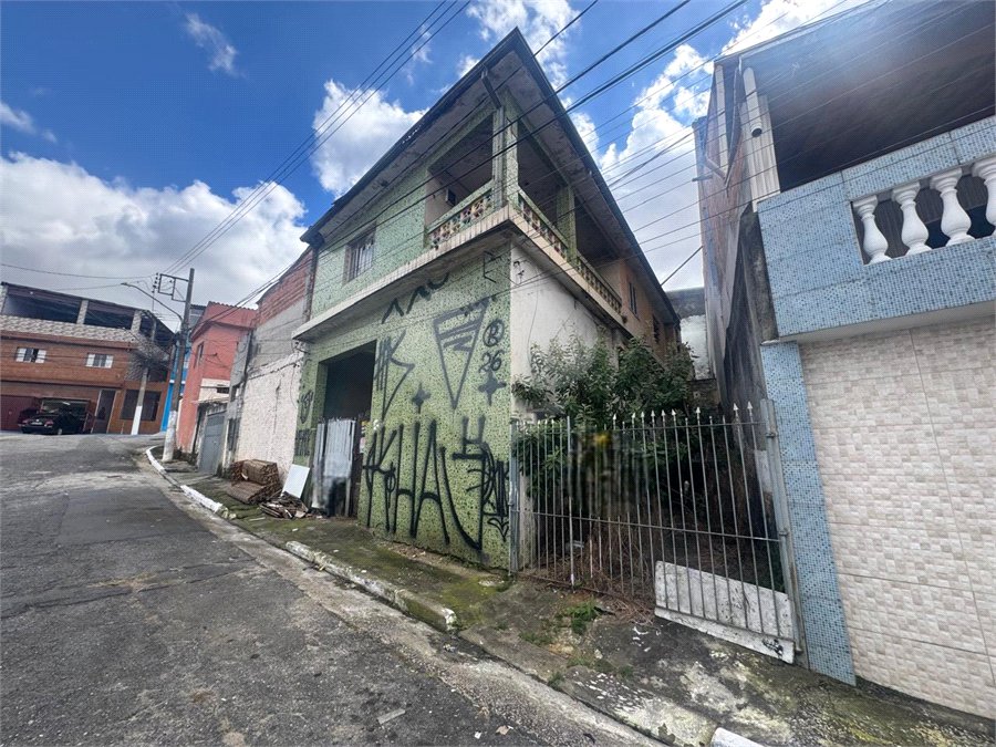 Sobrado à venda com 7 quartos em Cidade Continental, São Paulo, SP