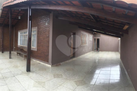 Casa à venda com 3 quartos, sendo 1 suíte,  em Recreio Estoril, Atibaia, SP