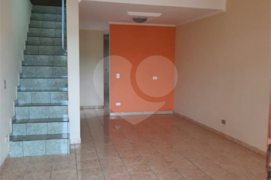 Sobrado à venda com 3 quartos, sendo 1 suíte, em Portal da Primavera, Cotia, SP
