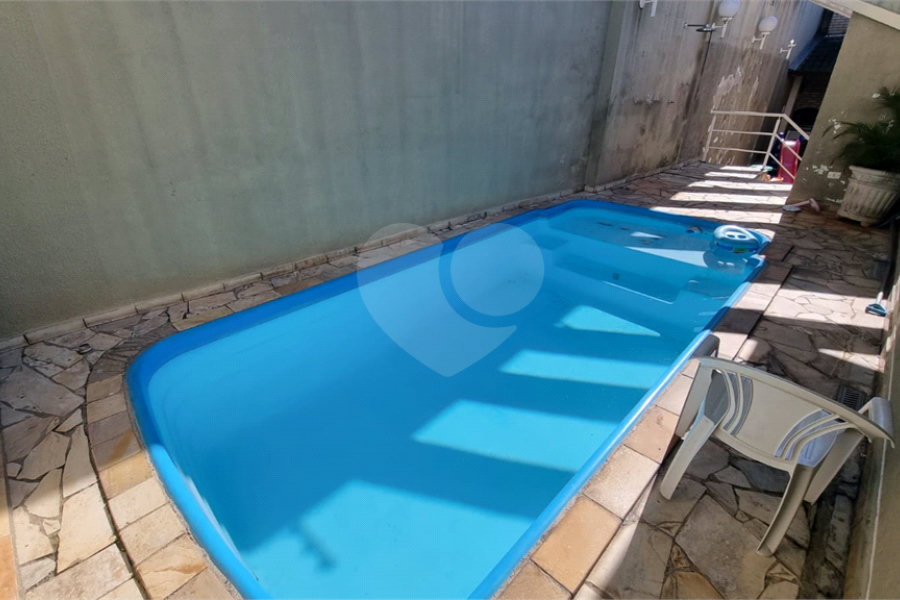 Casa à venda com 3 quartos, sendo 1 suíte,  no condomínio Rafaela I, São Paulo - SP