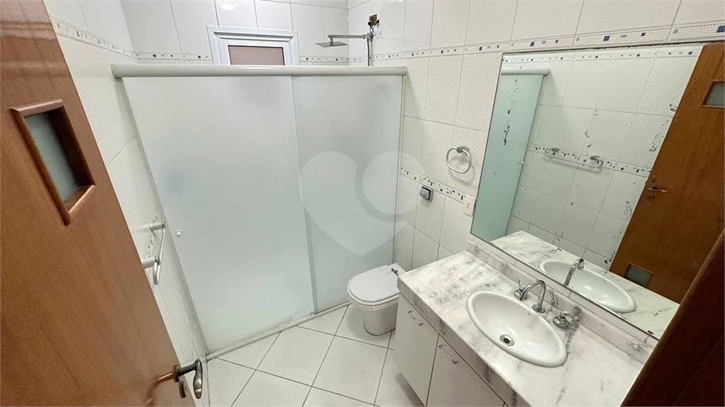Casa à venda com 4 quartos, sendo 3 suítes, em Vila Galvão, Guarulhos, SP