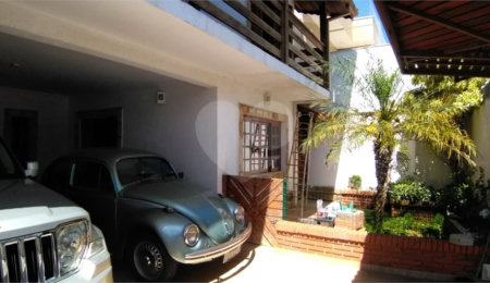 Casa à venda com 4 quartos, sendo 2 suítes,  em Barreiro, Mairiporã, SP