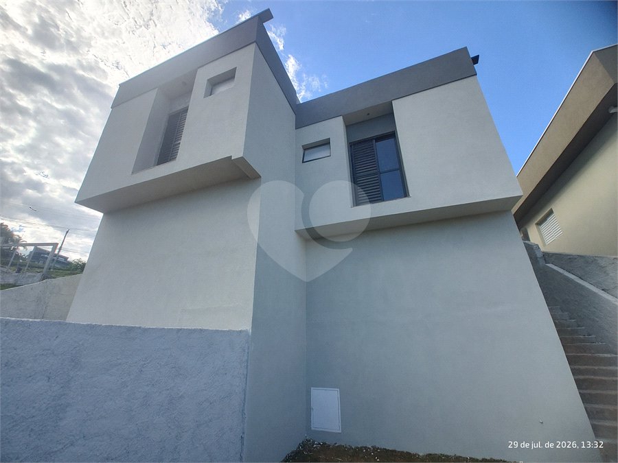 Casa à venda com 2 quartos, sendo 1 suíte, em Jardim Santo Antônio, Atibaia, SP