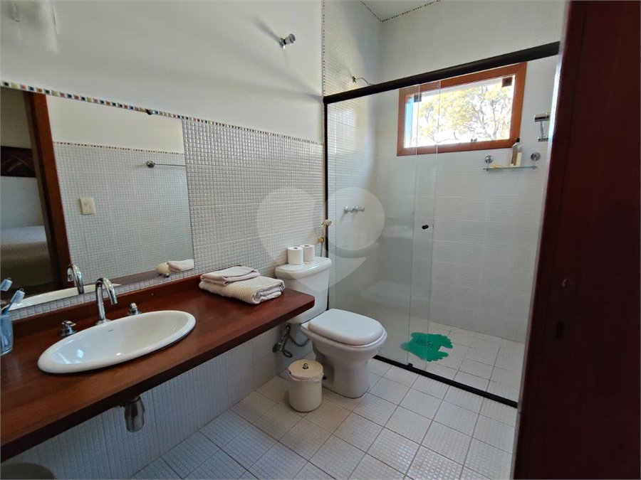Casa à venda com 7 quartos, sendo 4 suítes, no condomínio Riviera de Santa Cristina XIII, Paranapanema - SP