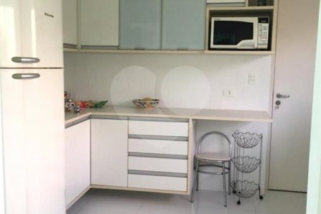 Apartamento à venda com 3 quartos em Pitangueiras, Guarujá, SP