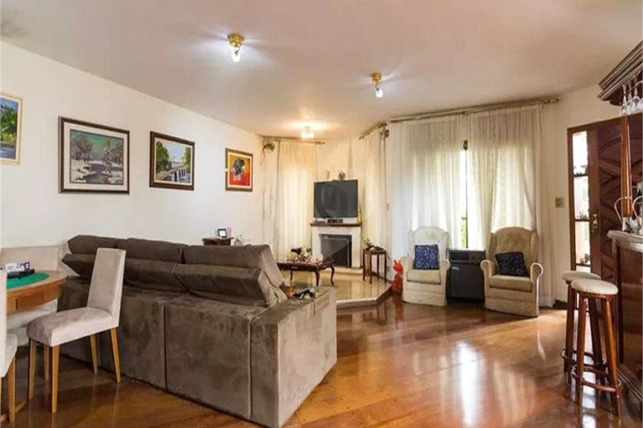Sobrado à venda ou para alugar com 4 suítes em Vila Paulicéia, São Paulo, SP
